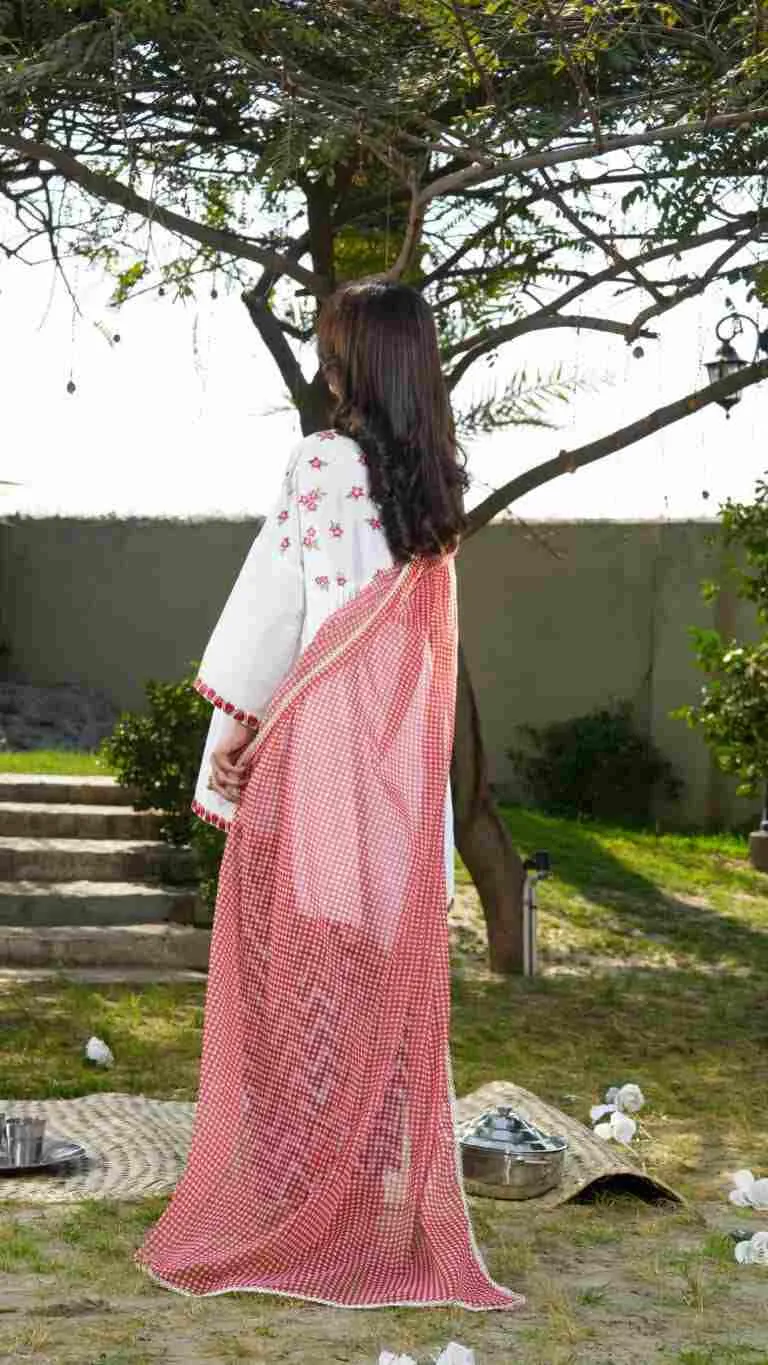 Ghazal Embroidered Summer Lawn Vol 1 2026 | House of Mist | HMGZ-LL26-05 image 4
