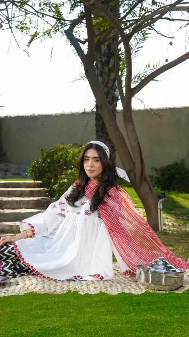 Ghazal Embroidered Summer Lawn Vol 1 2026 | House of Mist | HMGZ-LL26-05 image 2